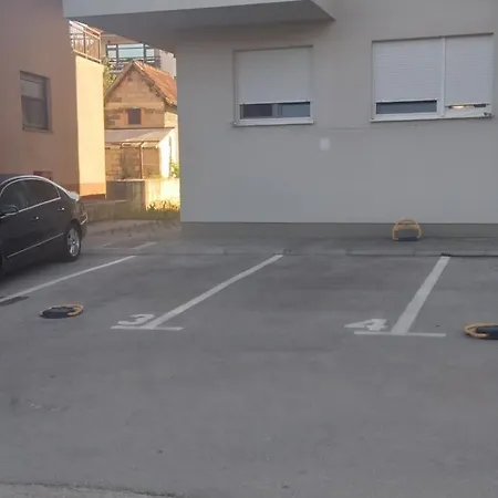 Apartman Leona Apartamento *
